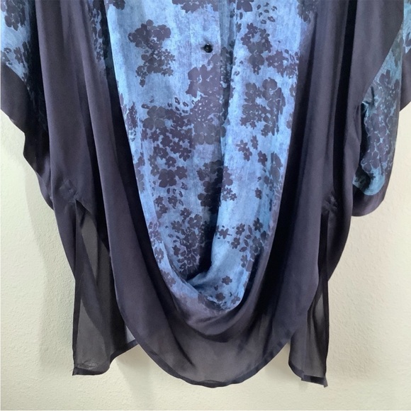 Johnny Was Blue and Black Floral Top - Picture 8 of 11